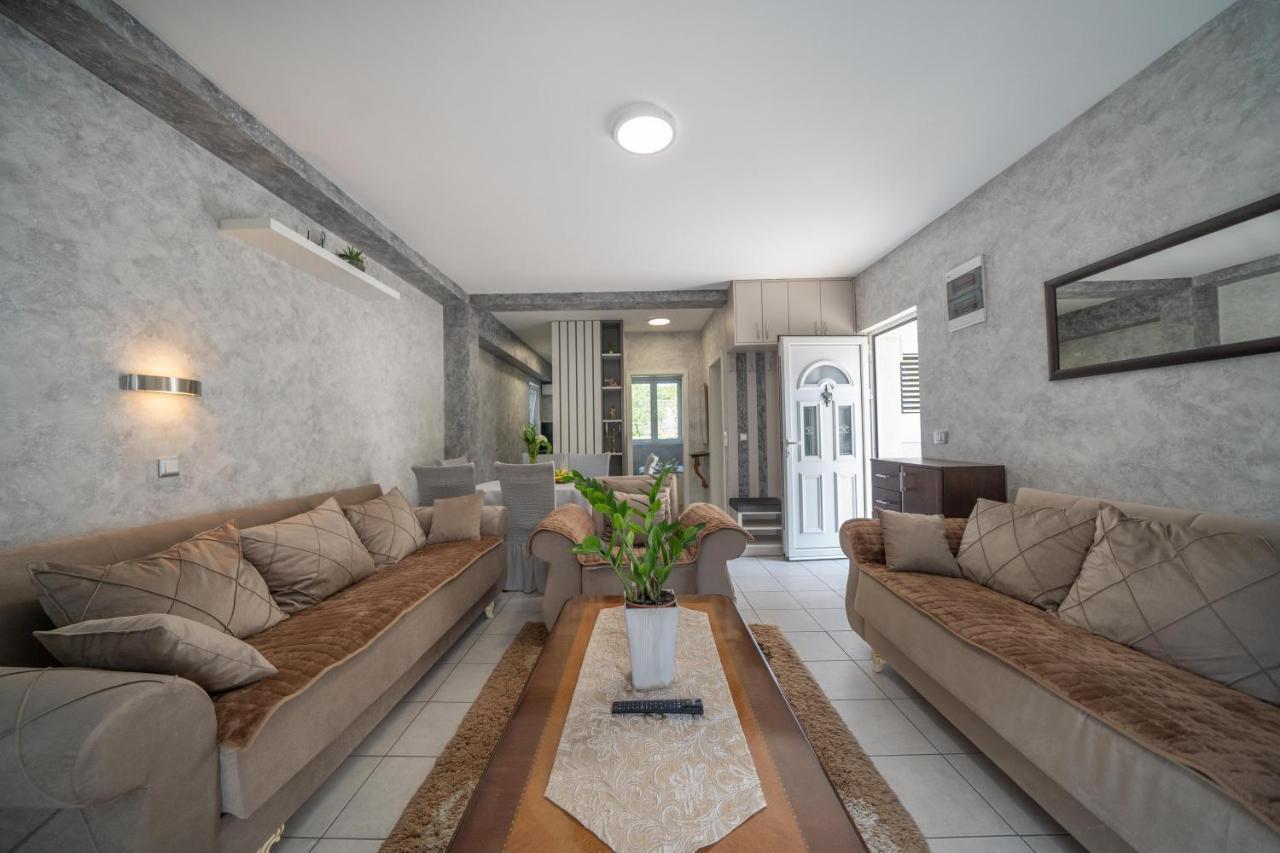 Apartman Anja Risan Exterior foto